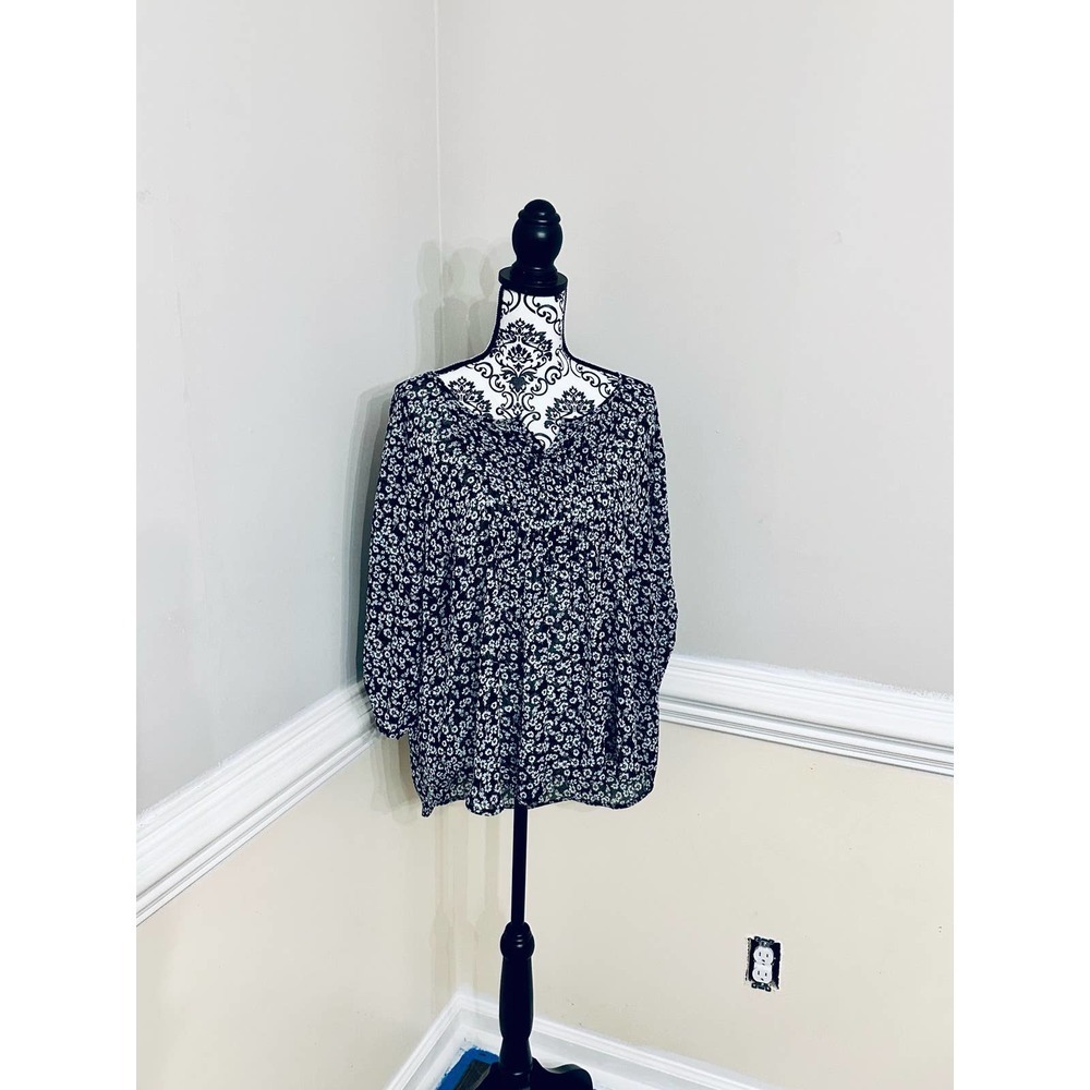 EUC Torrid semi sheer 3/4 sleeve floral print top size 0 - Picture 1 of 8